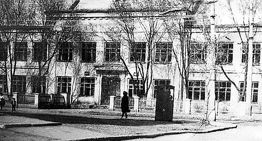 В 1939 году 20 октября школа №24 приняла детей и учителей. Это...