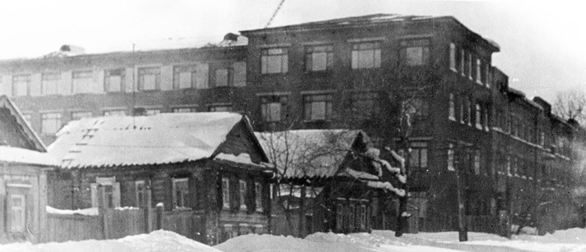 1930-е годы. В городе Покровске-Энгельсе работали: техникум...