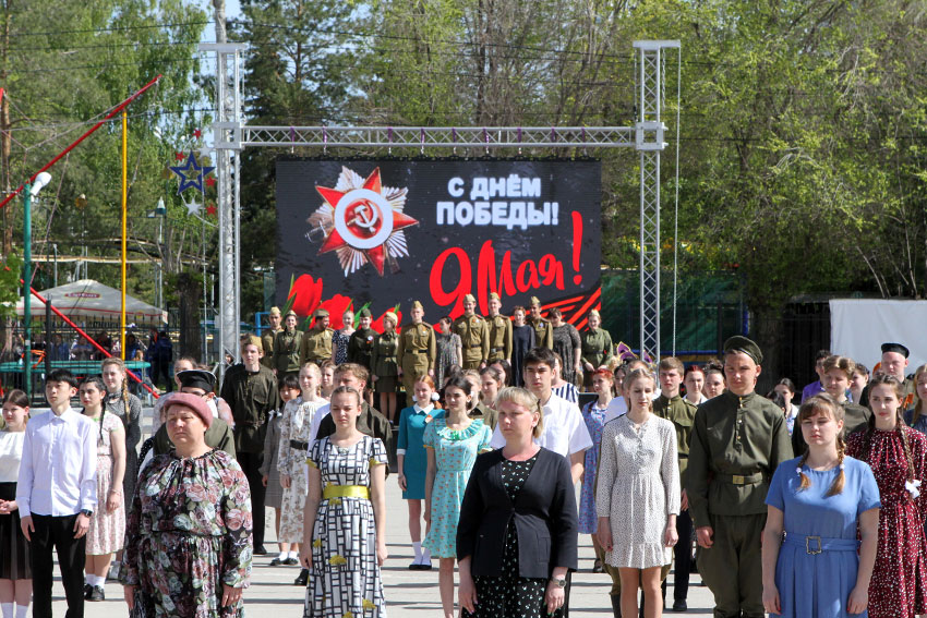 На площади Ленина