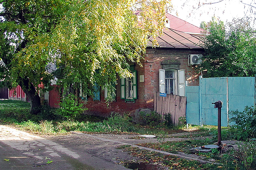 Дом где родился Народный художник, академик Герой Труда...