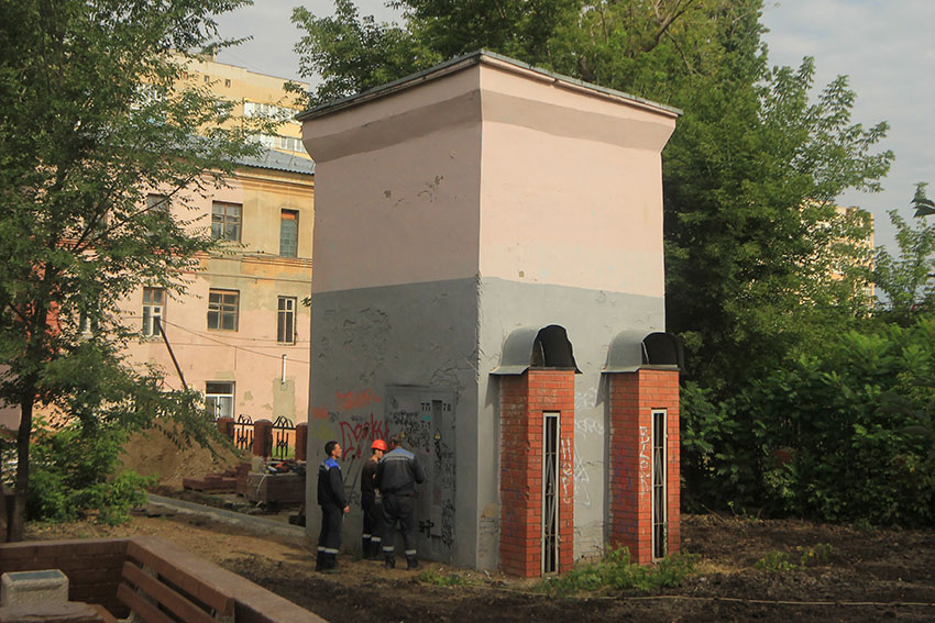 Покраска здания высоковольтного трансформатора.