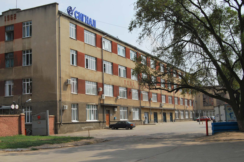 После выхода в 1985 году на пенсию Василий Аристархович остался...