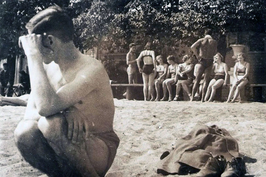 Отдыхающие на Заячьем острове, 1930 годы.