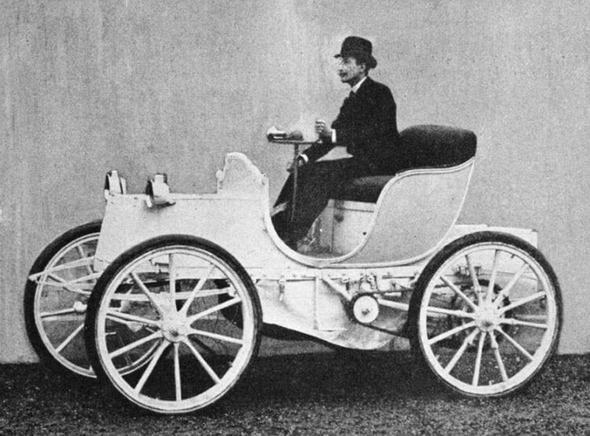 1899 год Jeantaud Duc — первый серийный электромобиль, который...