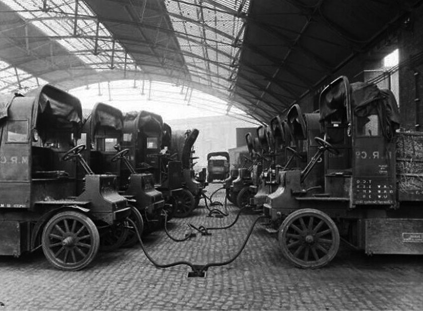 1910-е года зарядка электромобилей.

Изначально запас хода...
