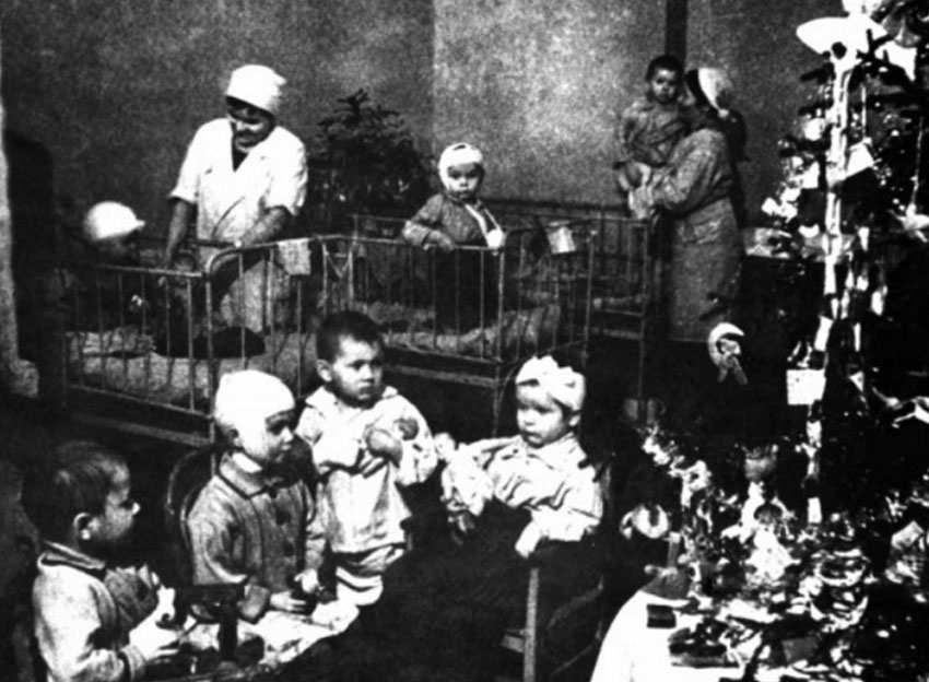 В детском госпитале в блокадном Ленинграде 1941-1942 год.