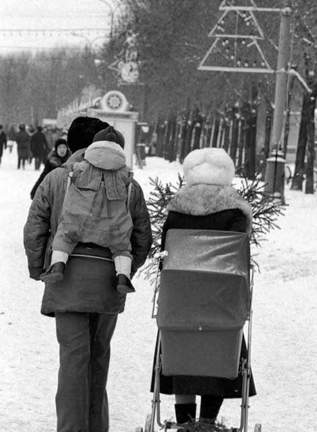 Предновогодняя прогулка, 1970 годы.