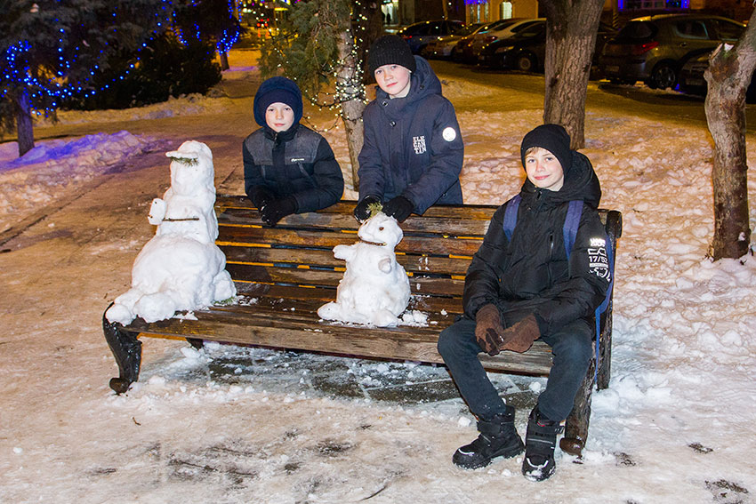 Снеговики на площади Ленина