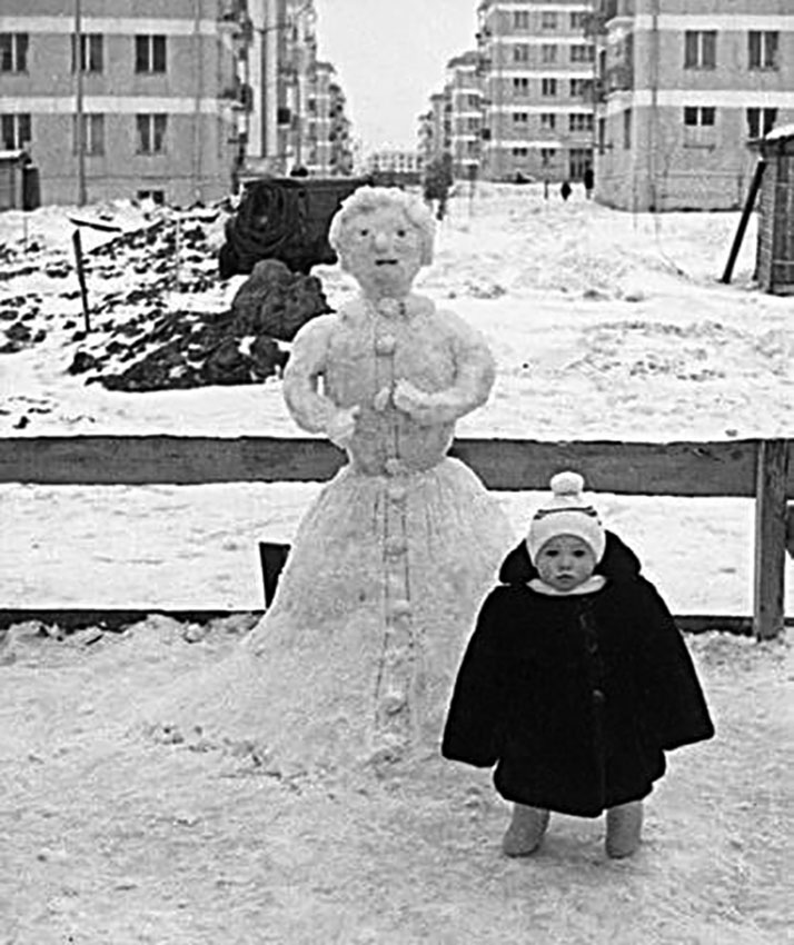 Снегурочки в Новом, 1960 году. Москва. Верхние Мнёвники.