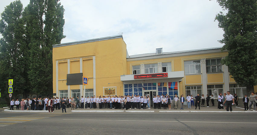 <b>Сентябрь </b>
С 1 сентября во всех школах Энгельсского района... <b>Сентябрь </b>
С 1 сентября во всех школах Энгельсского района...