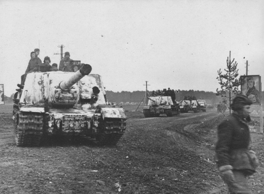 Колона Зверобоев продвигается на фронт, 1943-1944 годы.