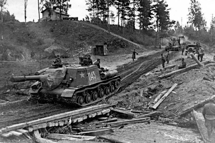 Самоходки идут на фронт, 1944 год.