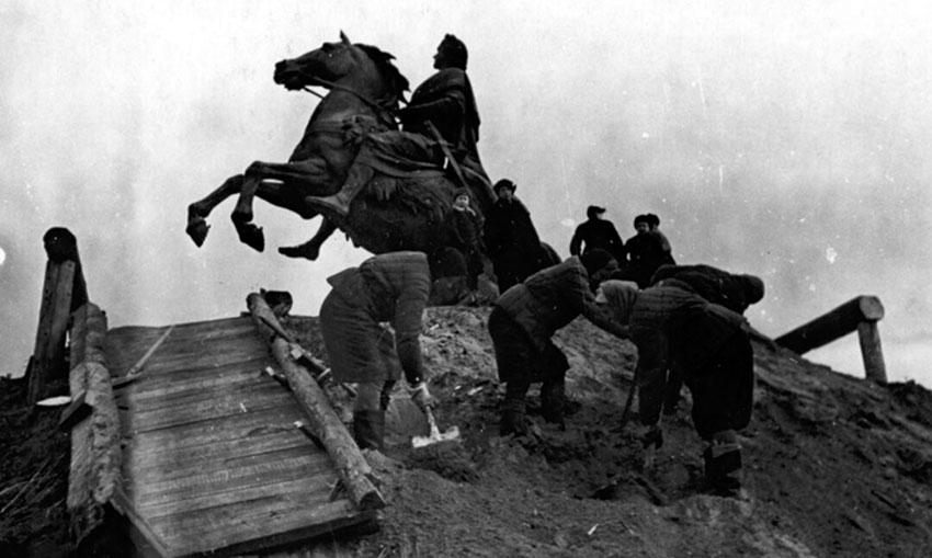 Памятник Петру I, 1941 год.