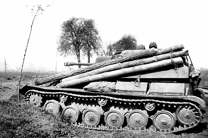 Экипаж самоходного агрегата СУ-76м под командованием мл....