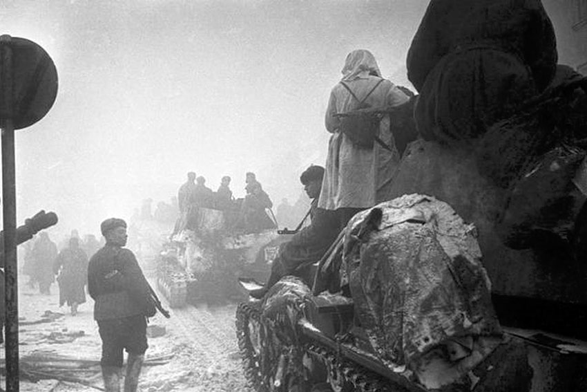На зимних дорогах СУ-76м.