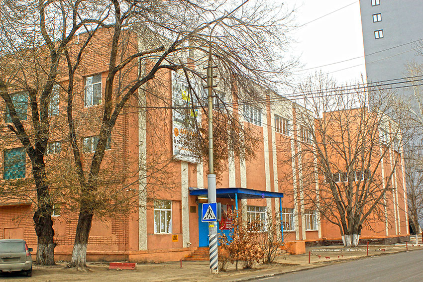 Социокультурный центр ГАПОУ СО "ЭПЭК" на улице Халтурина,... Социокультурный центр ГАПОУ СО "ЭПЭК" на улице Халтурина,...