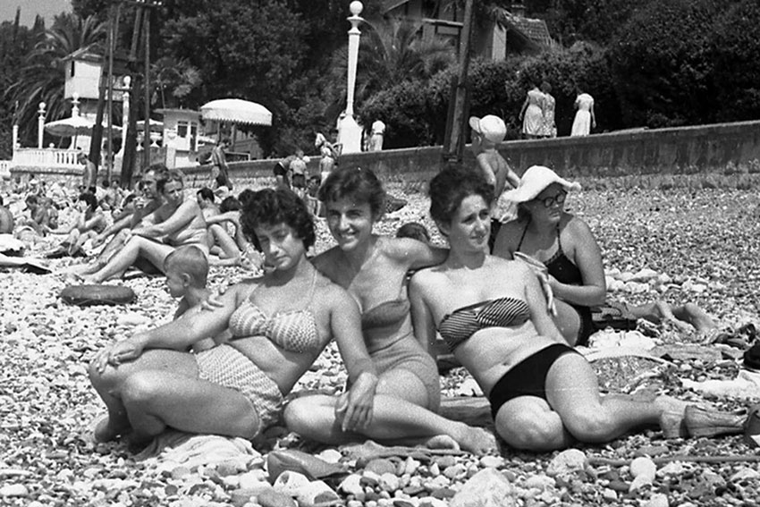 Советские девушки на отдыхе, 1960-е годы.