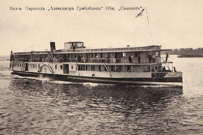 1853 год — учреждено специально- пассажирское пароходство...