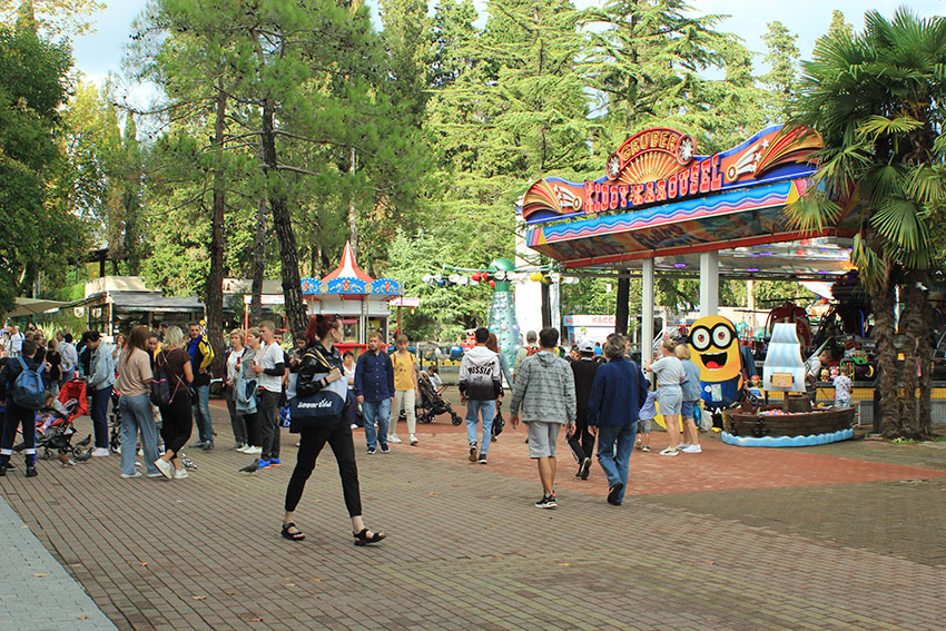 На дорожках парка. На дорожках парка.