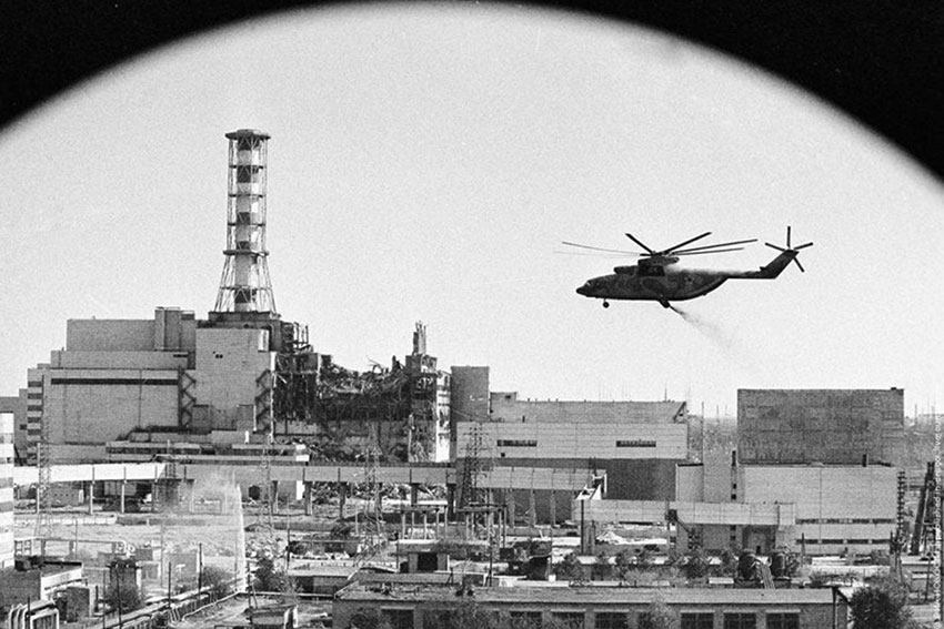 Вертолёт над Чернобыльской АЭС, 1986 год.