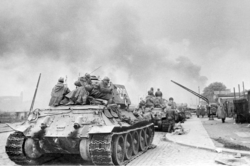 Под Берлином Фото Виктора Тёмина, 1945 год.