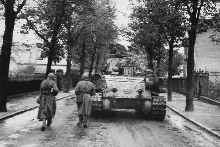 На окраине Берлина. Фото 1945 год.
