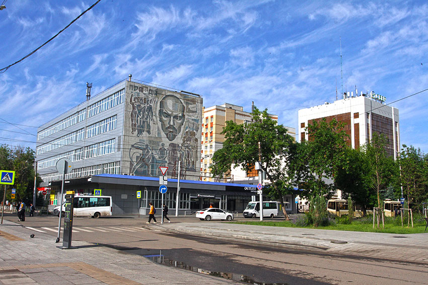 Улица Вавилова и Мирный переулок.