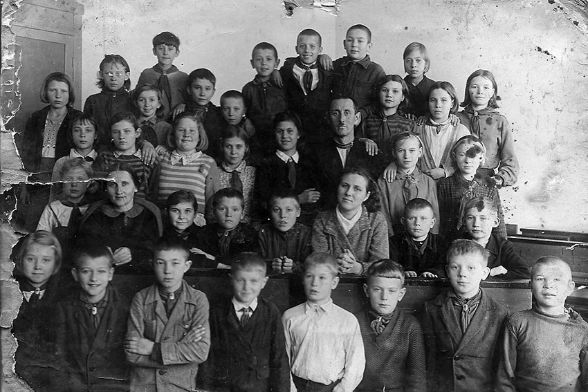 В 1940-1941 учебном году за парты нашей школы сели 791 ученик,... В 1940-1941 учебном году за парты нашей школы сели 791 ученик,...