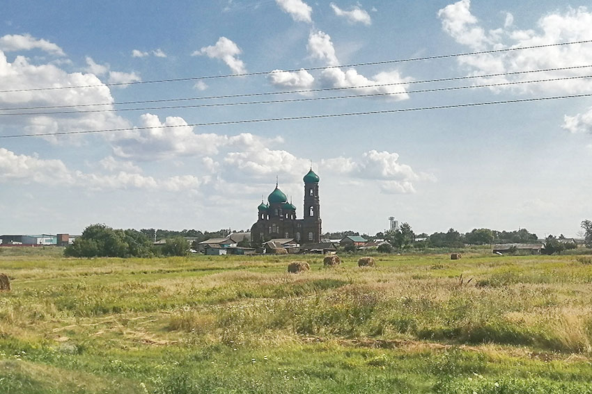 Церковь Архангела Михаила в селе Переезд.