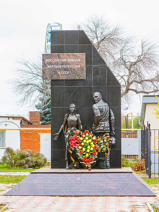 А потому заслуженных им наград не счесть. Они занимают в...
