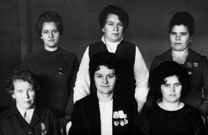 Клинские девчата, прибывшие в Энгельс в 1959 году по комсомольским...
