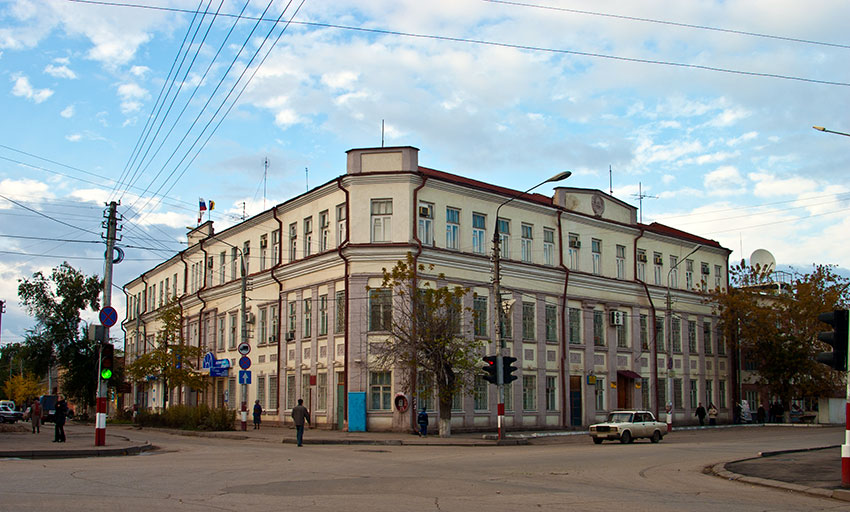 Также специалисты провели экспертизу здания №55. Его возвели...