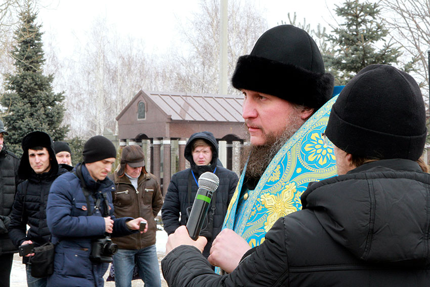 Епископ Покровский и Николаевский Пахомий совершил заупокойную...