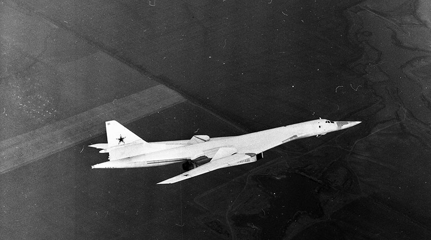 В 1984 году стратегический ракетоносец «Белый лебедь» был...