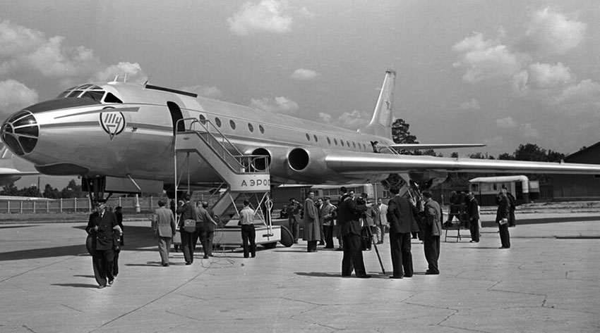 11 марта 1957 года совершил первый полёт самолет Ту-110. Машиной...