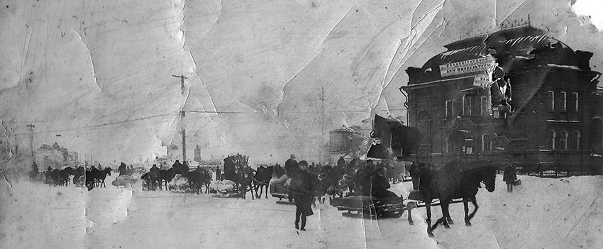 Здание было построено в 1909 году на Троицкой площади (ныне...