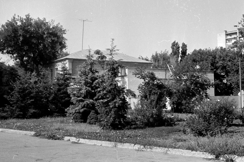 На этом месте находилась постройка начало 1900 года во время...