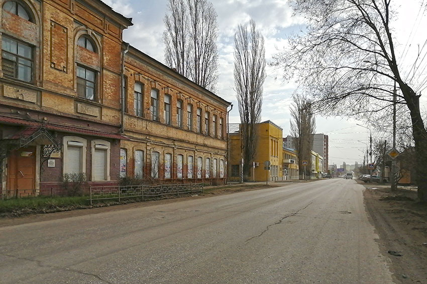 <b>Сентябрь</b>

1 90 лет назад (1934 г.) Новоузенская улица города...
