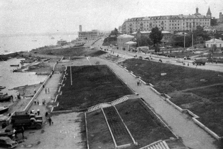 Панорама набережной около вокзала. Фото 1968 год.