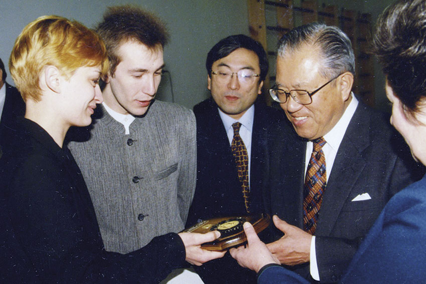 1 февраля 1999 года посетила школу №33 Познакомиться с Саратовским... 1 февраля 1999 года посетила школу №33 Познакомиться с Саратовским...