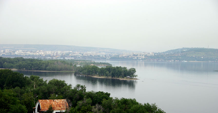 Конечно, воспоминания любого волжанина связаны с Волгой....