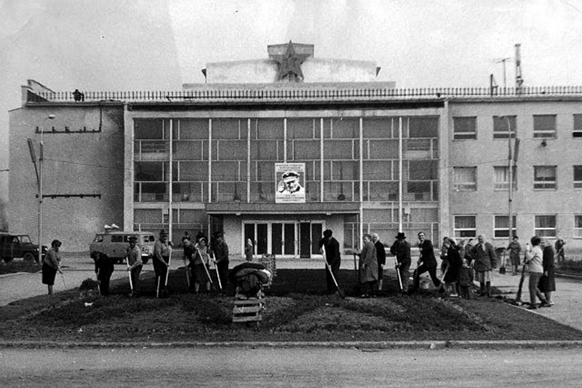 А какие названия были у новых улиц – Весенняя, Космонавтов,...