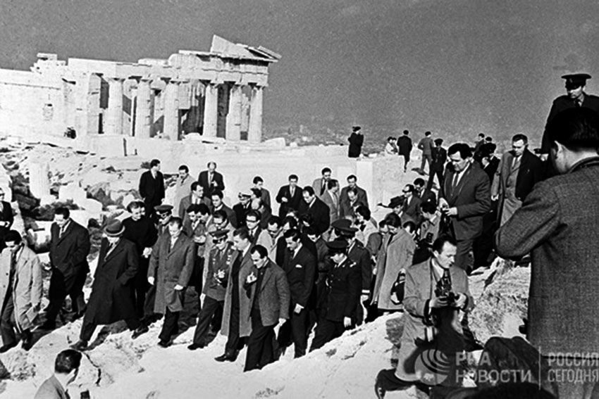 Сразу же после Африки Ю.А. Гагарин посетил две страны Средиземноморья:...