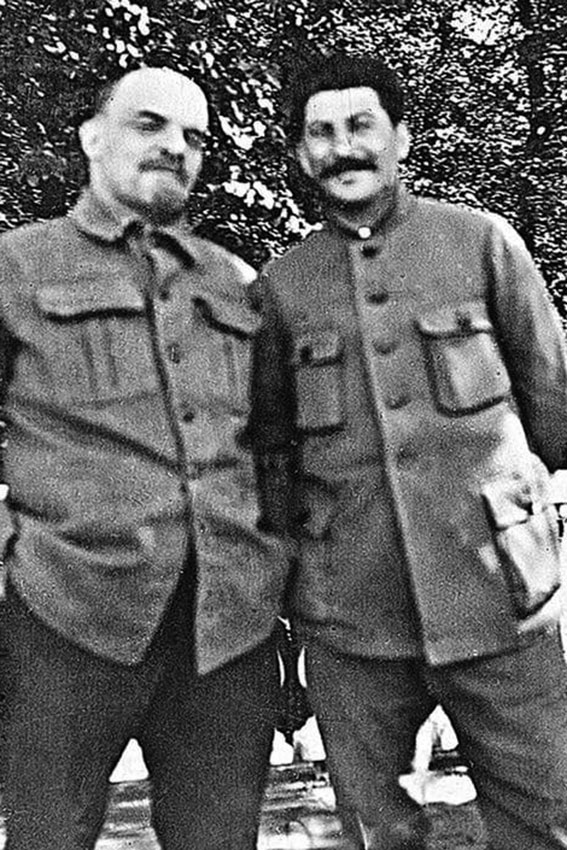Сталин и Ленин. Горки, 1922 год.