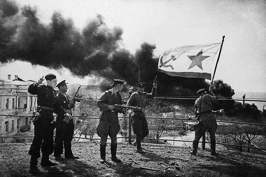 13 апреля 1944 года