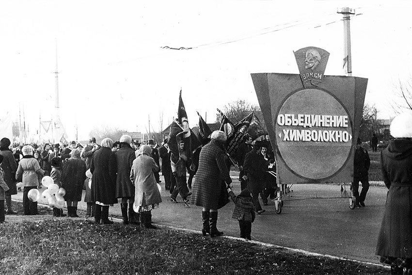 И вновь всех удивил, поступив… в ПТУ учиться на слесаря!...