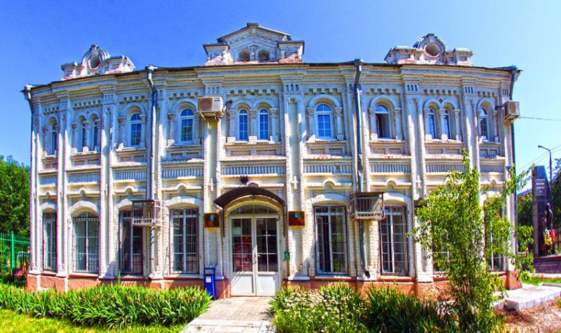 Памятнике архитектуры, с 1930 г. располагается государственный...
