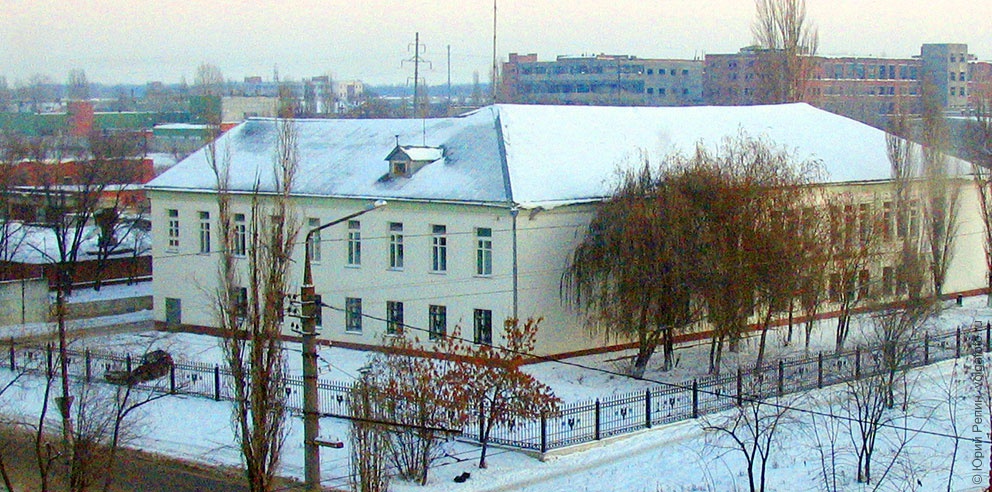Здание вневедомственной охраны и скорой помощи. В советское...