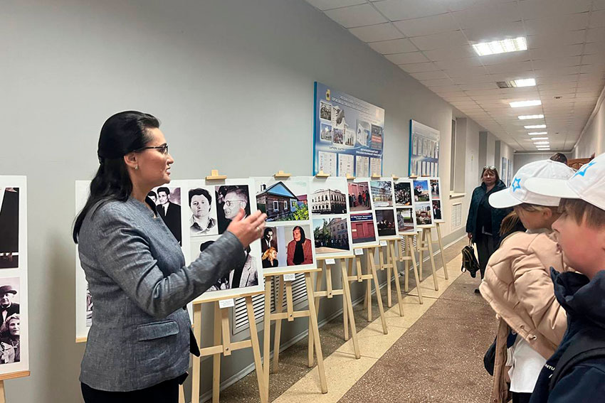 Экскурсии по фотовыставке «Вне времени»
