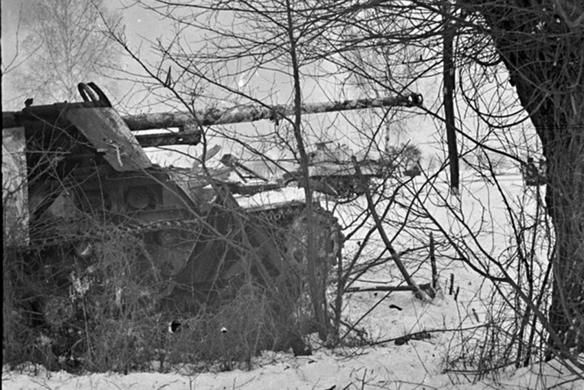 Nashorn, уничтоженный во время боев на Западном фронте, январь...